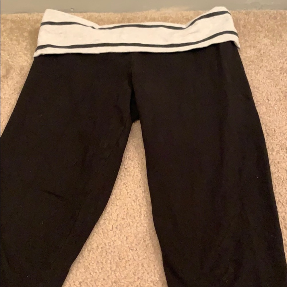Pink cropped leggings